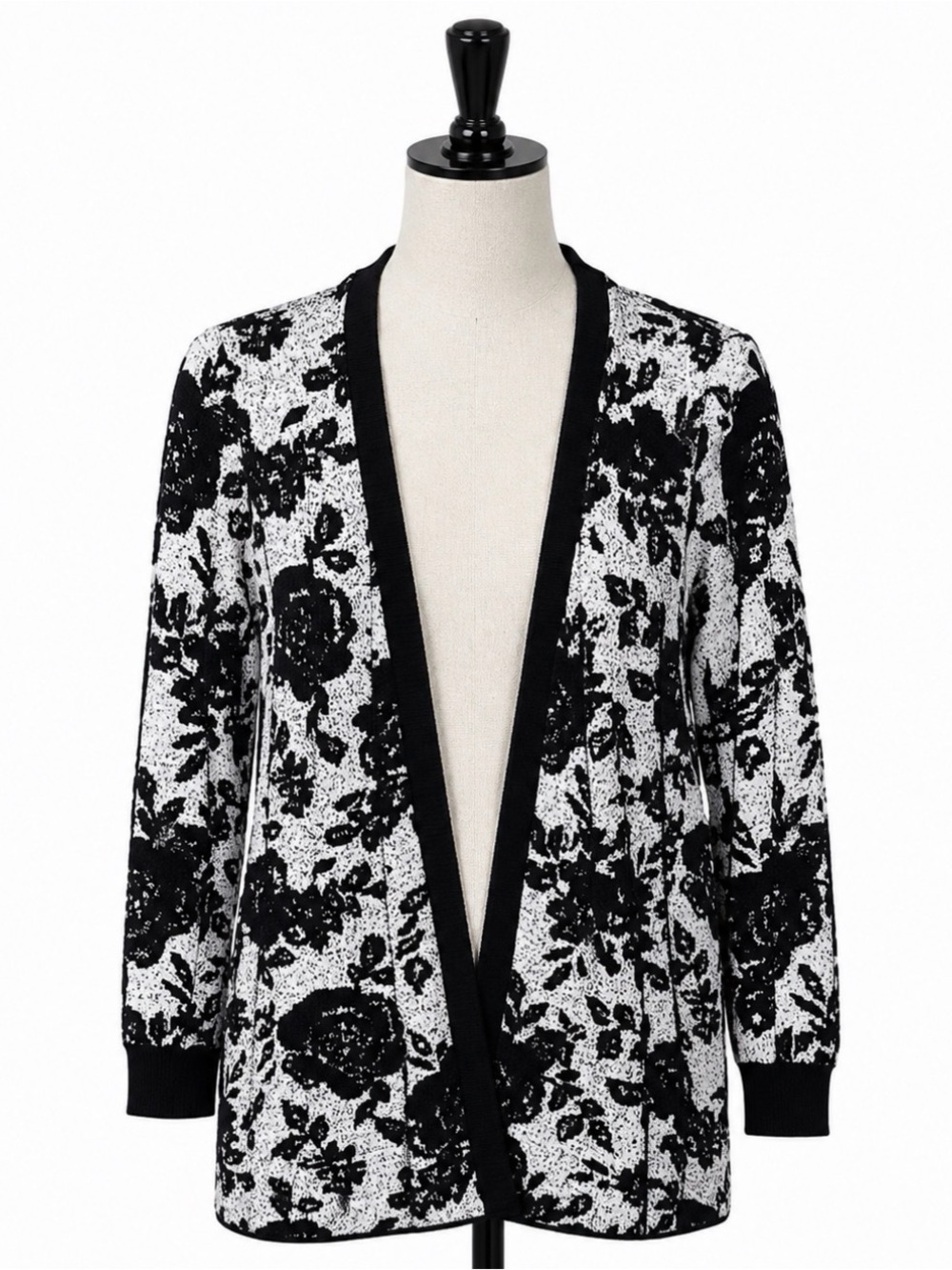 Lane Bryant’s Size 14/16 Long Sleeve Women’s Open Front Floral Cardigan